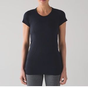 Lulu Lemon Navy/Black Athletic Short Sleeve Shirt